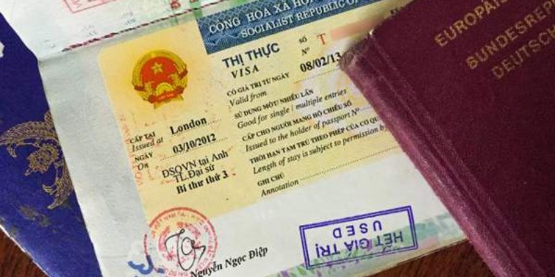 Du khách cần chuẩn bị passport khi đi du lịch Mộc Bài